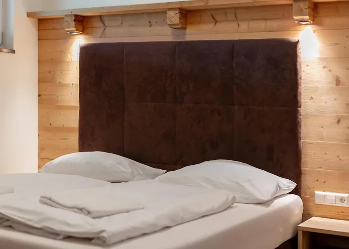 Apart33 2-13 Apartment *