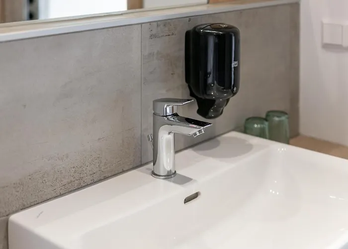 Apart33 2-13 Apartment